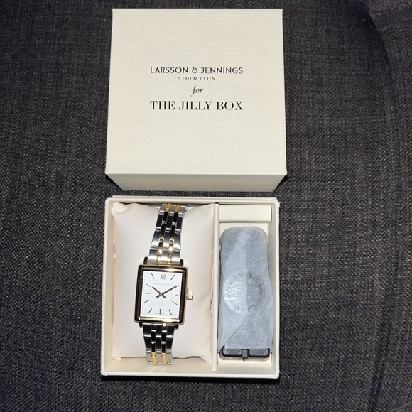 Larsson and Jennings boyfriend watch as seen in the 2024 Fall Jilly Box. - Picture 1 of 2